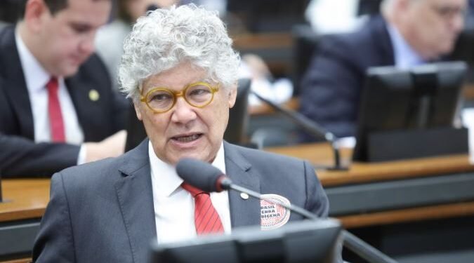 Câmara aprova projeto que regulamenta profissão de geofísico