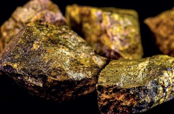 SGB lança  Informe de recursos  Minerais para  Urânio