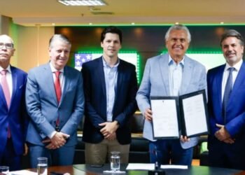Aclara firma acordo com Goiás para investir R$ 2,8 bilhões e gerar 5,7 mil empregos no estado