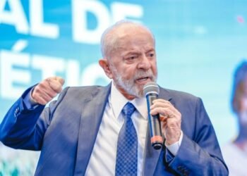 Atual política de mineração está superada, diz Lula