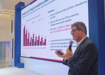 PIB brasileiro pode crescer a uma taxa de 2,5% nos próximos impulsionado pelos setores de mineração, infraestrutura e energia, avalia Joaquim Levy
