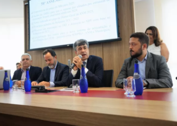 Prefeito de Itabira (MG) assume a presidência da Associação dos Municípios Mineradores de Minas Gerais e do Brasil