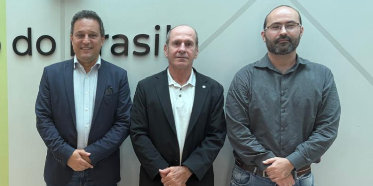 Lideranças do Mining Hub e do IBRAM debatem inovação na mineração na sede do Instituto