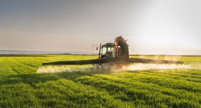 Brasil mantém dependência de fertilizantes russos apesar de esforços por autossuficiência