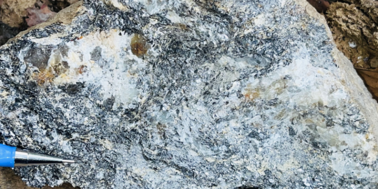 Mapa destaca regiões promissoras para mineração de grafita