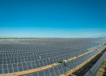 Minasligas e Auren firmam parceria para autoprodução de energia solar