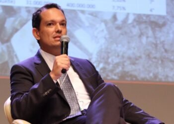 Saback deixa governo para assumir comando da Paranapanema