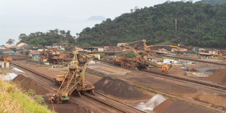 Vale adota operação autônoma de máquinas de pátio em terminal do RJ