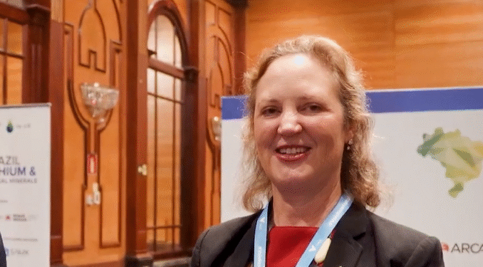 Austrália quer fortalecer parceria com Brasil no setor de minerais estratégicos, diz embaixadora Sophie Davies