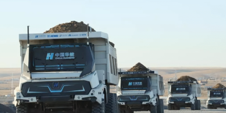 China inaugura maior frota de caminhões autônomos para mineração no mundo