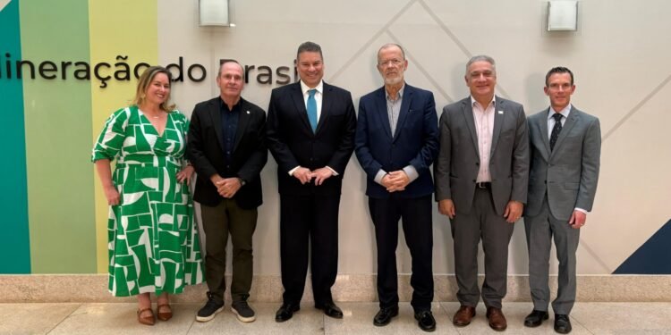 Tarifaço de Trump pode aproximar setor de mineração do Brasil e EUA