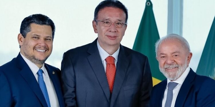 José Fernando Gomes Jr. assume diretoria da ANM