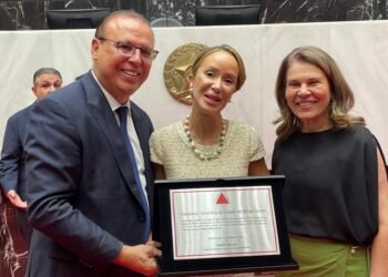 Ana Cabral, CEO da Sigma Lithium, recebe Título de Cidadã Honorária em reconhecimento ao trabalho no Jequitinhonha
