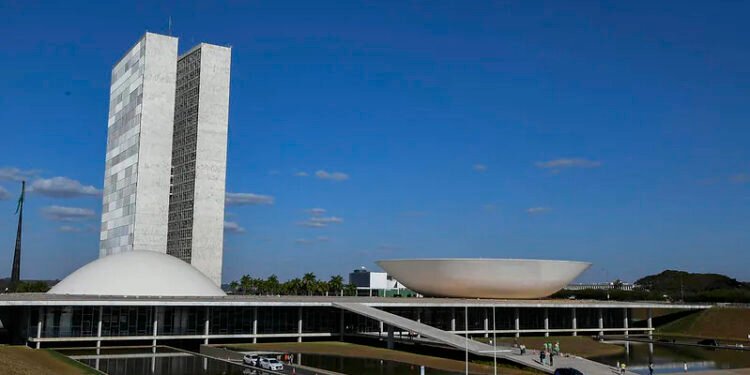 Frente Parlamentar da Mineração busca consolidar Brasil como referência sustentável internacional