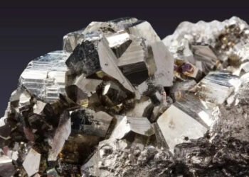 EUA anunciam quase 1 bilhão de dólares para fortalecer cadeia de minerais críticos