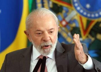Lula anuncia conselho para minerais críticos em meio a tensão com os EUA