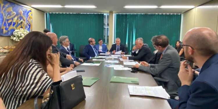 Frente Parlamentar da Mineração Sustentável debate tarifaço dos EUA e pautas estratégicas do setor