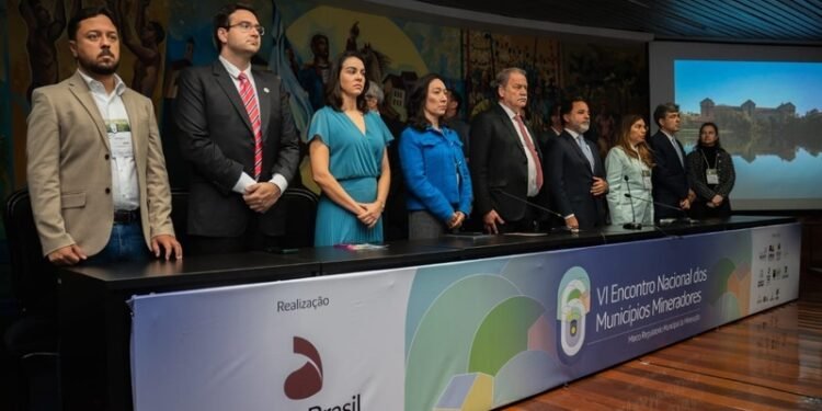 Municípios mineradores cobram justiça tributária e protagonismo em evento nacional
