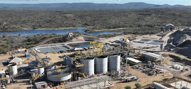 Aura anuncia produção comercial da mina de ouro Borborema