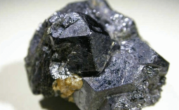 Patrocínio concentra as maiores reservas de titânio conhecidas no Brasil