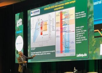 ADIMB destaca potencial geológico da Província Mineral de Carajás durante o Latin Rocks, no Chile