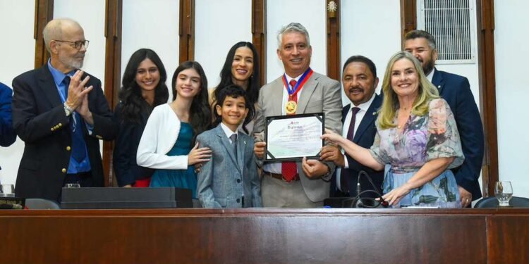 Presidente da CBPM, Henrique Carballal é homenageado com Comenda 2 de Julho na ALBA