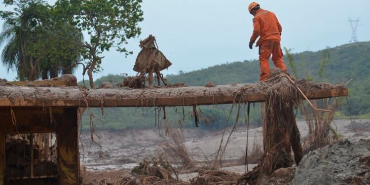 Samarco e Vale são multadas em quase 2 bilhões por deduzirem impostos da tragédia de Mariana