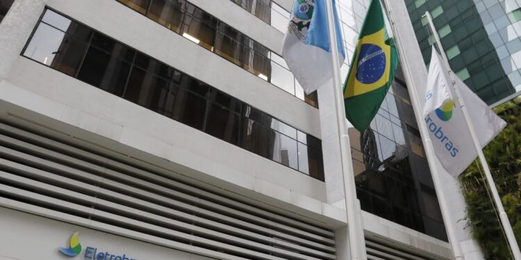 Eletrobras vende participação na Eletronuclear para grupo dos irmãos Batista