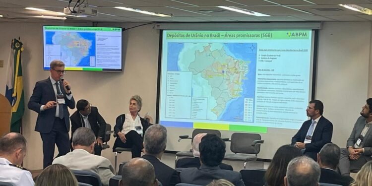 Urânio é peça-chave na transição energética, avalia ABPM
