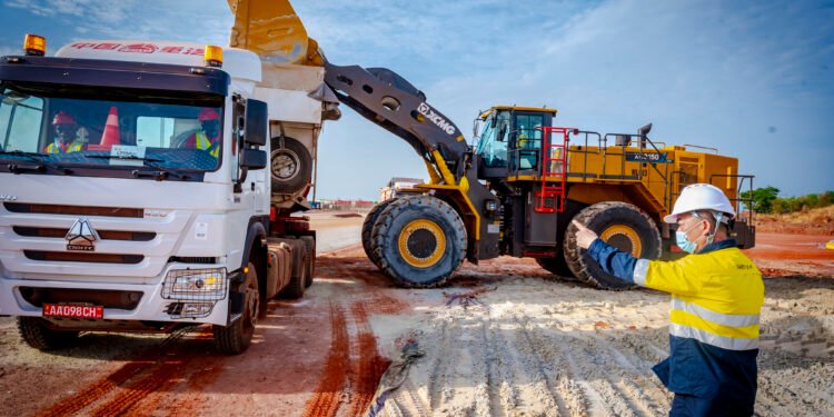 Preço do lítio dispara na China após previsão de forte demanda em 2026 feita pela Ganfeng