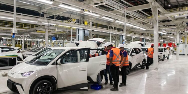 BYD amplia produção e inicia segundo turno na fábrica de Camaçari