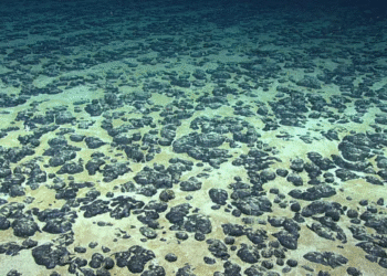 Novo método com hidrogênio pode tornar mineração em águas profundas menos poluente, revela estudo