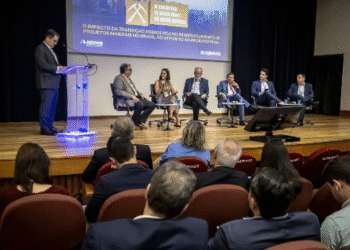 ADIMB PROMOVE ENCONTRO DE EXECUTIVOS DO SETOR MINERAL EM BRASÍLIA