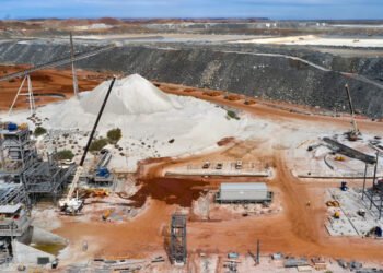 PLS fecha acordo de 2 anos com a Canmax para fornecimento de espodumênio