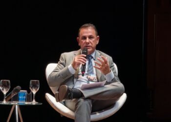 Minerais Críticos e Terras Raras no Brasil: Entre a Moratória e a Reserva Estratégica