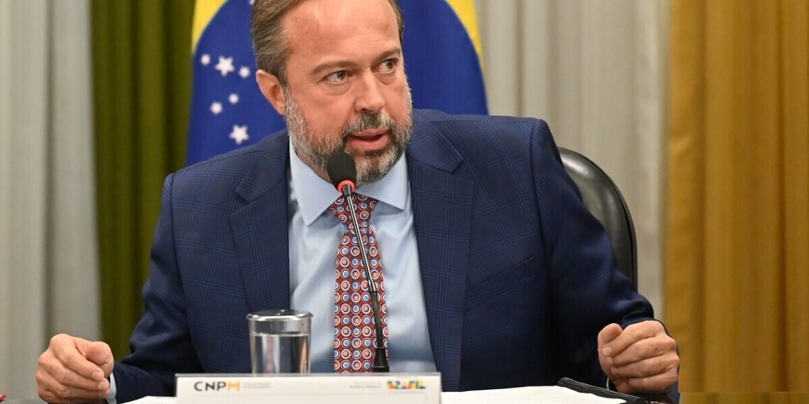 Governo anuncia R$ 45 milhões para reforçar fiscalização e combater mineração ilegal