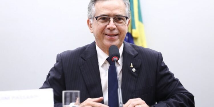 Joaquim Passarinho assume presidência da Comissão de Minas e Energia da Câmara