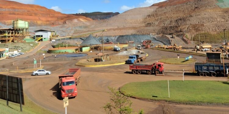 Pesquisa da USP investe R$ 4 milhões para reduzir risco em pilhas de rejeitos de mineração