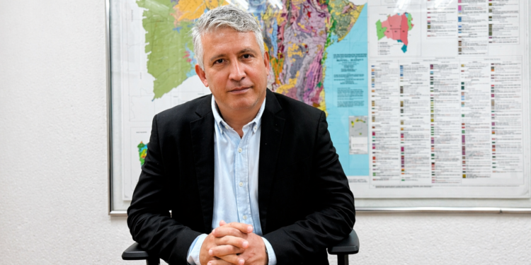 Encontramos terras raras. E agora?