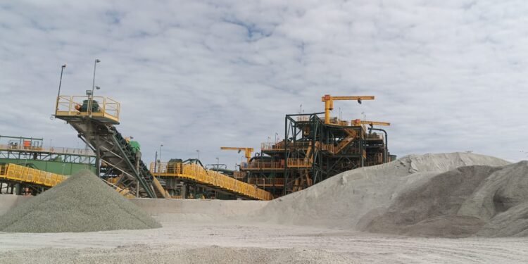 Sigma Lithium anuncia garantia bancária de US$ 100 milhões para expandir produção de lítio no Vale do Jequitinhonha