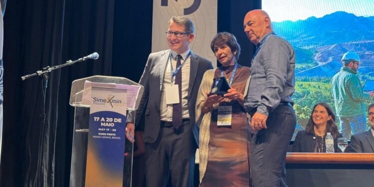 ADIMB homenageia personalidades relevantes do setor mineral