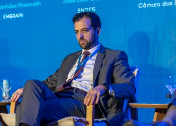 BNDES destaca R$ 68 bilhões em linhas de apoio para cadeia de minerais críticos