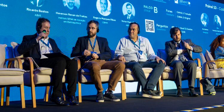 Armazenamento de energia abre oportunidades para minerais críticos, mas esbarra em desafios de escala e infraestrutura