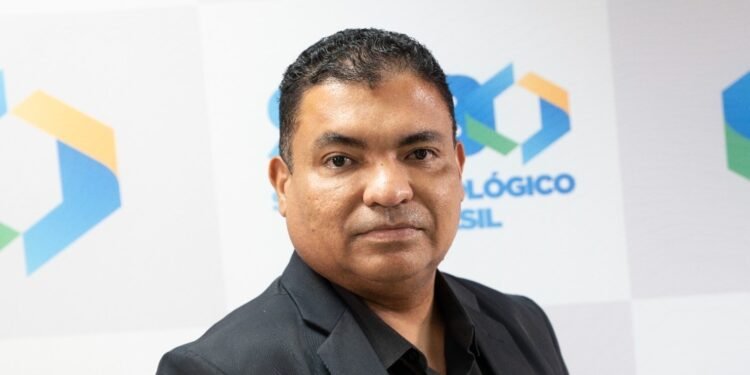 A contradição da ciência brasileira: entre a fuga de cérebros e o combate aos próprios cientistas