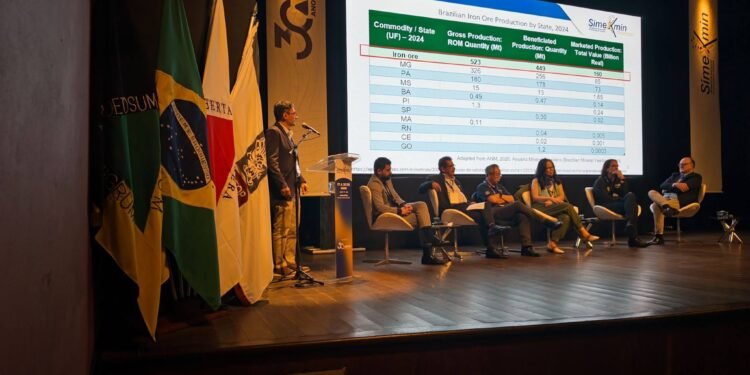 Inversão geofísica ganha protagonismo na exploração mineral profunda durante o SIMEXMIN 2026