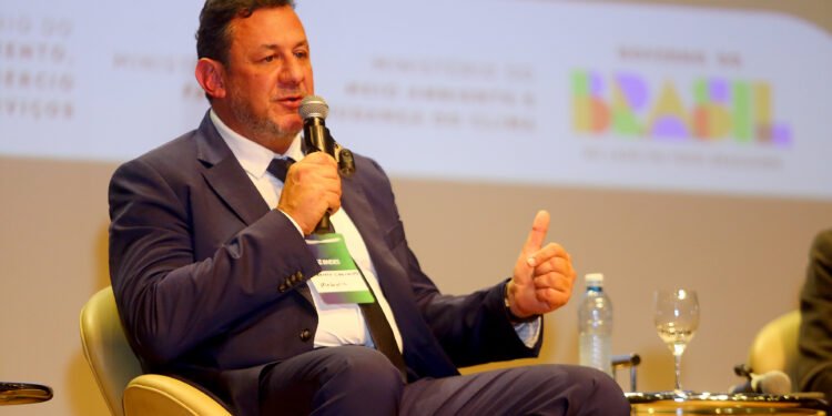 Meteoric defende mineração sustentável de terras raras em fórum sobre transformação ecológica