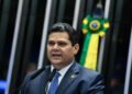 Projeto de Alcolumbre prevê uso de plataformas de petróleo para mineração