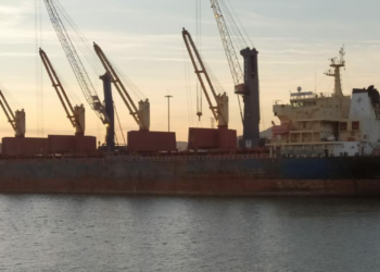 EXCLUSIVO | Denúncia aponta que navio fundeado em Barcarena aguarda embarque de 55 mil toneladas de manganês de origem ilegal, avaliadas em R$ 30 milhões 