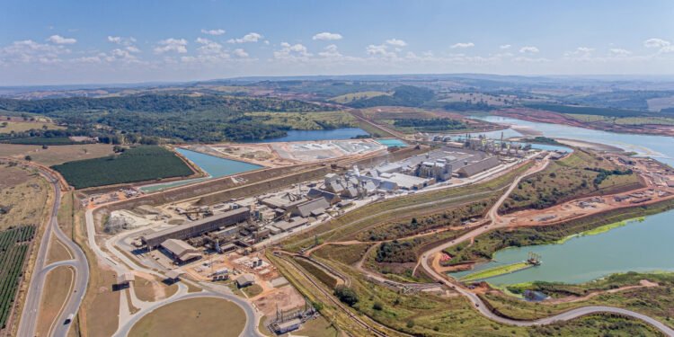 EuroChem avalia reduzir produção e adotar layoff em Serra do Salitre por crise global do enxofre