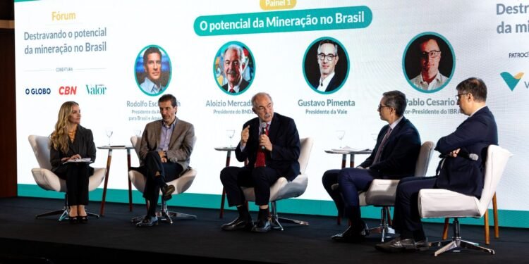 BNDES destaca potencial de minerais estratégicos para ampliar cadeias industriais